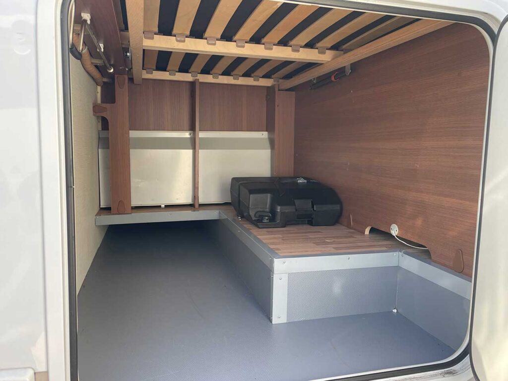 フィアット LMC製エクスプローラー-かーかーいんてりあ高橋