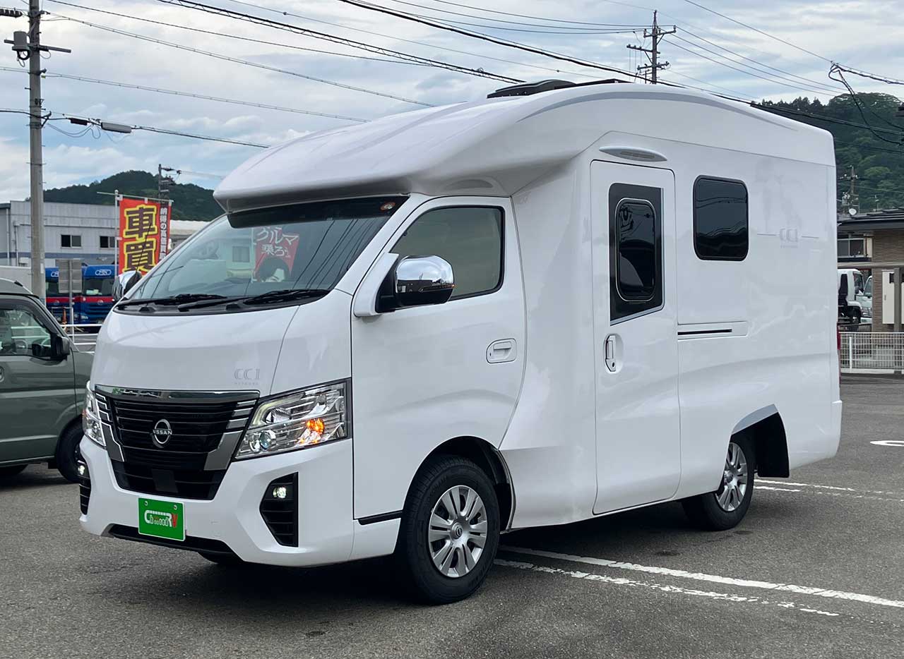 アストラーレCC1　2.5Lディーゼルターボ　4WD７速オートマ