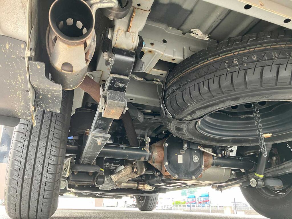アストラーレCC1　2.5Lディーゼルターボ　4WD７速オートマ